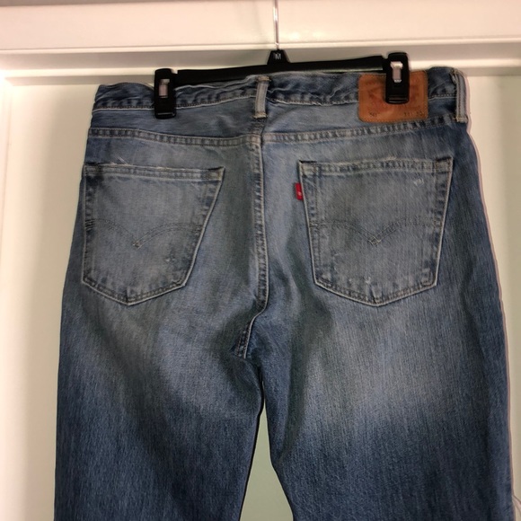 Men’s distressed Levi’s jeans - Picture 5 of 6